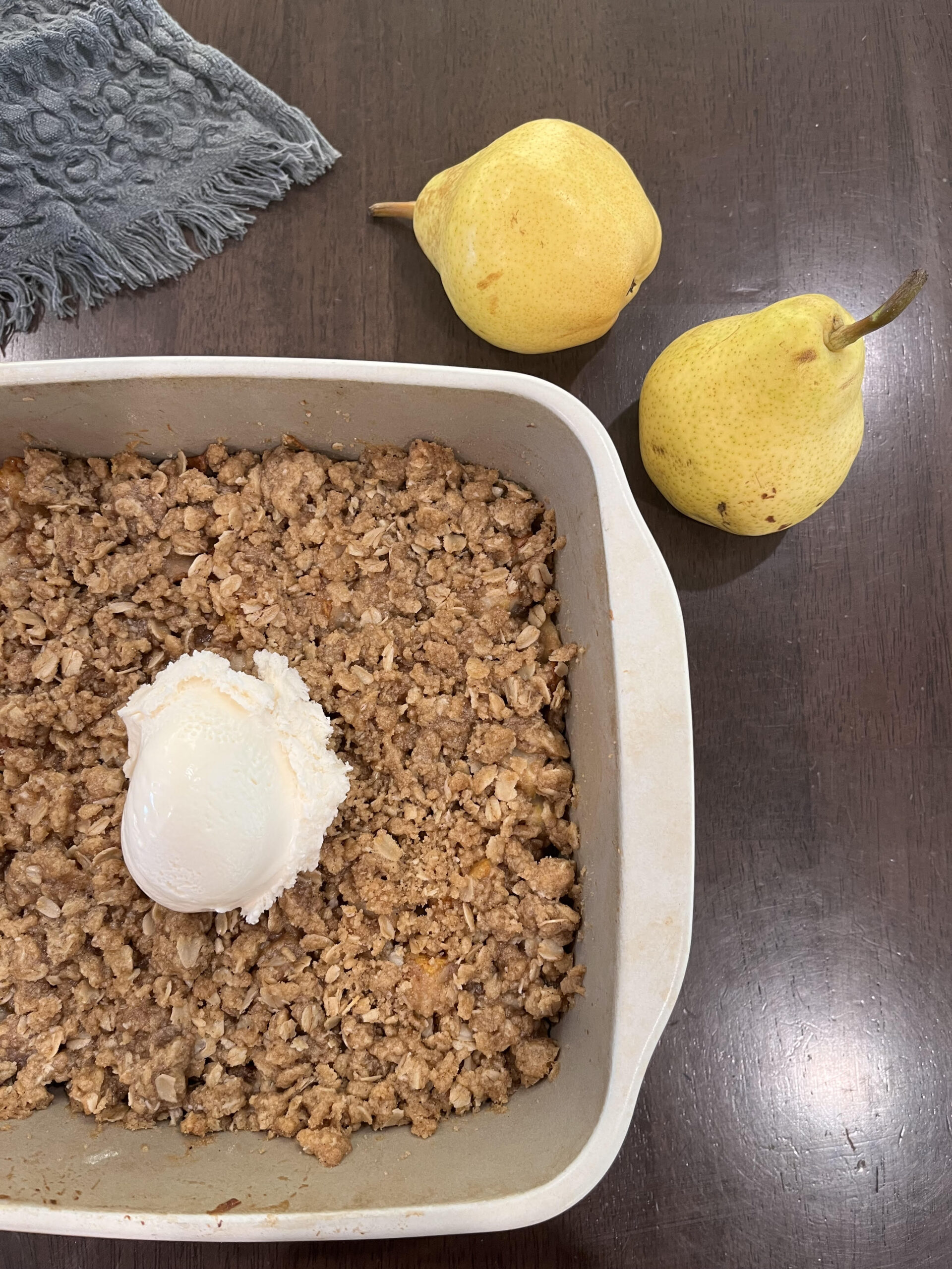 Easy Homemade Pear Crisp: Amazing Fall Flavors in Under an Hour