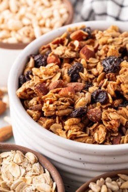 Easy Homemade Granola Your Family Will LOVE